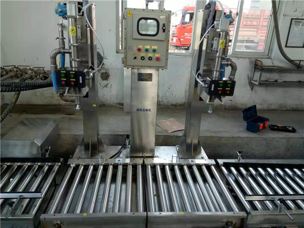 稱重液體灌裝機